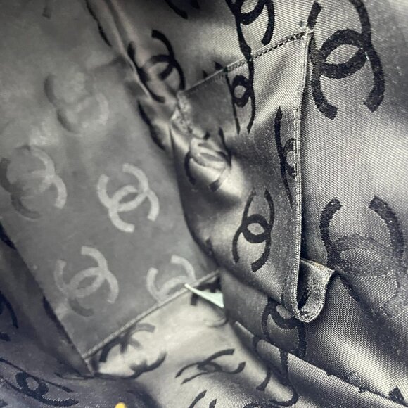 Chanel Triple Coco Mini Tote Handbag - Black Enamel, Made in Italy - Picture 9 of 16